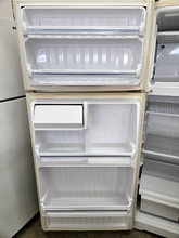 Load image into Gallery viewer, GE Refrigerator - 8116
