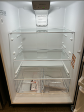 Load image into Gallery viewer, Amana 18.2 cu ft Stainless Steel Refrigerator - 7600