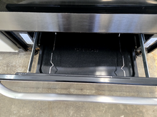 Load image into Gallery viewer, (T09025) Frigidaire Gas Stove - 9025