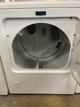 Load image into Gallery viewer, Maytag Washer and Gas Dryer Set - 6137 - 6120