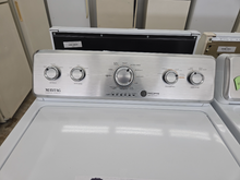 Load image into Gallery viewer, (T08819) Maytag Washer and Gas Dryer Set - 8773-8774
