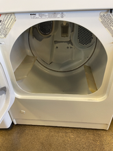 Load image into Gallery viewer, Kenmore Washer and Gas Dryer Set - 5273 - 5409