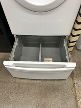 Load image into Gallery viewer, LG Electric Dryer - 6975