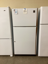 Load image into Gallery viewer, GE Refrigerator - 5861