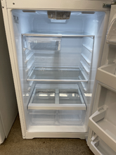 Load image into Gallery viewer, GE - 17.5 Cu. Ft. Top-Freezer Refrigerator - White - 5988