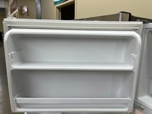 Load image into Gallery viewer, Whirlpool Refrigerator - 5727