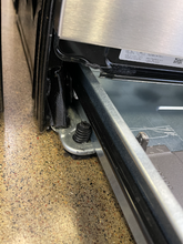 Load image into Gallery viewer, Frigidaire Stainless Gas Stove - 4015