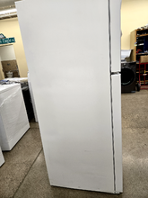 Load image into Gallery viewer, Frigidaire 18.3 cu ft White Top Freezer Refrigerator - 7699