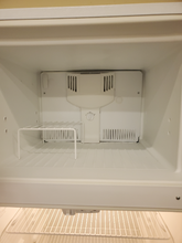 Load image into Gallery viewer, Frigidaire Refrigerator - 5321