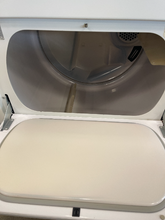Load image into Gallery viewer, Whirlpool Washer and Gas Dryer Set - 6785 - 6902
