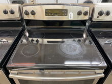 Load image into Gallery viewer, GE Stainless Electric Stove - 5514