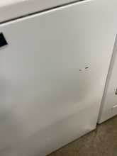 Load image into Gallery viewer, Maytag Washer and Gas Dryer Set - 6137 - 6120