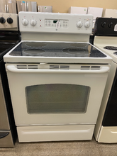Load image into Gallery viewer, GE Electric Stove - 5581