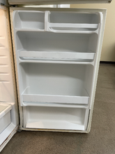 Load image into Gallery viewer, Whirlpool Refrigerator - 5450