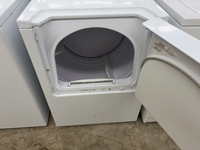 Load image into Gallery viewer, (T08812) Maytag Washer and Electric Dryer Set - 8641-8642