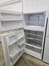 Load image into Gallery viewer, Kernmore Refrigerator - 8215