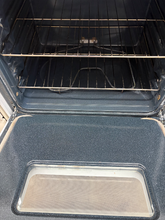 Load image into Gallery viewer, (T08684) GE Electric Stove - 8684