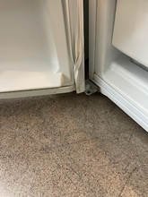 Load image into Gallery viewer, Roper Refrigerator - 5674