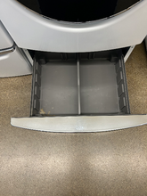 Load image into Gallery viewer, Whirlpool Front Load Washer and Gas Dryer Set - 7076 - 6963