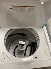 Load image into Gallery viewer, Whirlpool - 3.8-cu ft Washer - 6087