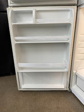 Load image into Gallery viewer, Whirlpool Refrigerator - 5463