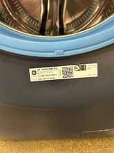 Load image into Gallery viewer, GE Profile 5.3 cu. Washer - 6885