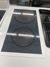 Load image into Gallery viewer, Jenn Air Downdraft Electric Stove - 6104