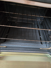 Load image into Gallery viewer, (T09262) Whirlpool Gas Stove - 9262