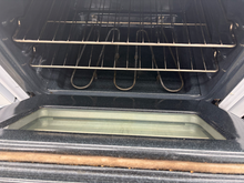 Load image into Gallery viewer, (T08998) Kenmore Electric Stove - 8998