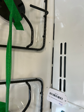 Load image into Gallery viewer, Hotpoint 24" White Gas Stove - 7302