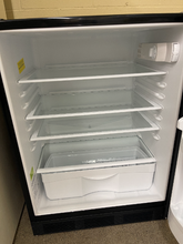 Load image into Gallery viewer, Summit 24" Refrigerator - 0881