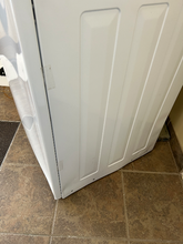 Load image into Gallery viewer, Frigidaire Tower Washer and Gas Dryer Set - 7672