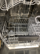 Load image into Gallery viewer, GE - 18 in. Stainless Steel Dishwasher - 5942