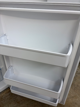 Load image into Gallery viewer, (T08923) Frigidaire Refrigerator - 8923