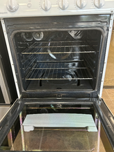 Load image into Gallery viewer, Hotpoint 24" White Gas Stove - 7302