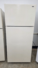 Load image into Gallery viewer, (T08783) Hotpoint Refrigerator - 8783