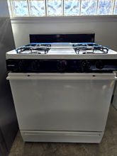 Load image into Gallery viewer, Hotpoint Gas Stove - 8093