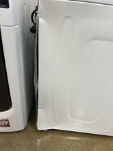 Load image into Gallery viewer, Whirlpool 3.8 cu ft White Top Load Washer - 7619
