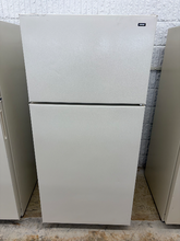 Load image into Gallery viewer, (T08741) Hotpoint Refrigerator - 8741