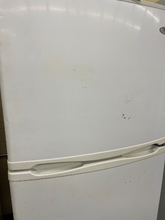 Load image into Gallery viewer, Whirlpool Refrigerator - 6033