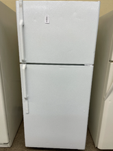 Load image into Gallery viewer, Hotpoint Refrigerator - 5421