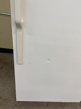 Load image into Gallery viewer, HotPoint Refrigerator - 3969