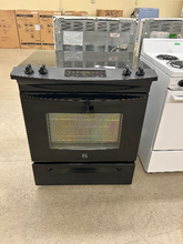 Load image into Gallery viewer, Kenmore Slide In Electric Stove - 6700