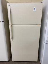Load image into Gallery viewer, Kenmore Refrigerator - 5624