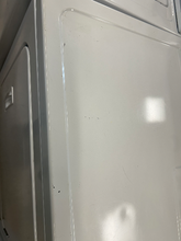Load image into Gallery viewer, Whirlpool Washer and Gas Dryer Set - 7020 - 7021