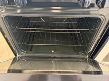 Load image into Gallery viewer, (T08908) Amana Gas Stove - 8908