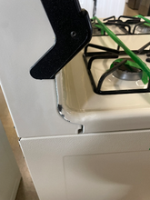 Load image into Gallery viewer, Hotpoint Gas Stove - 5940