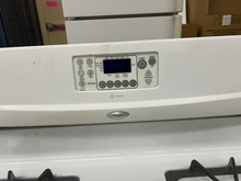 Load image into Gallery viewer, Whirlpool Gas Stove - 7588