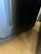 Load image into Gallery viewer, Whirlpool 5.3 cu ft Volcano Black w/Removable Agitator Washer - 7624