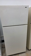 Load image into Gallery viewer, (T08206) Hotpoint Refrigerator - 8206